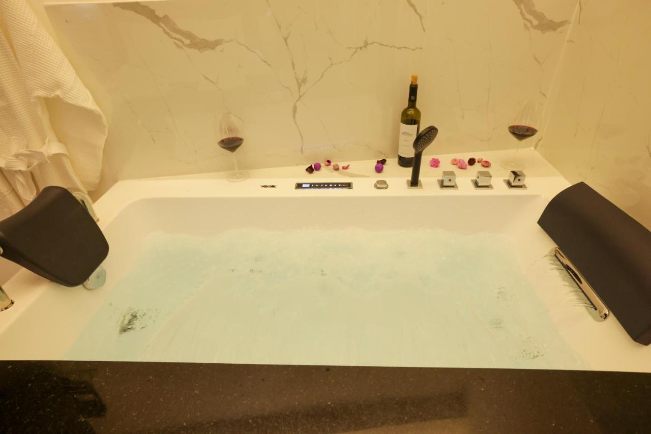 Zeos Finest Jacuzzi Apartment Athens